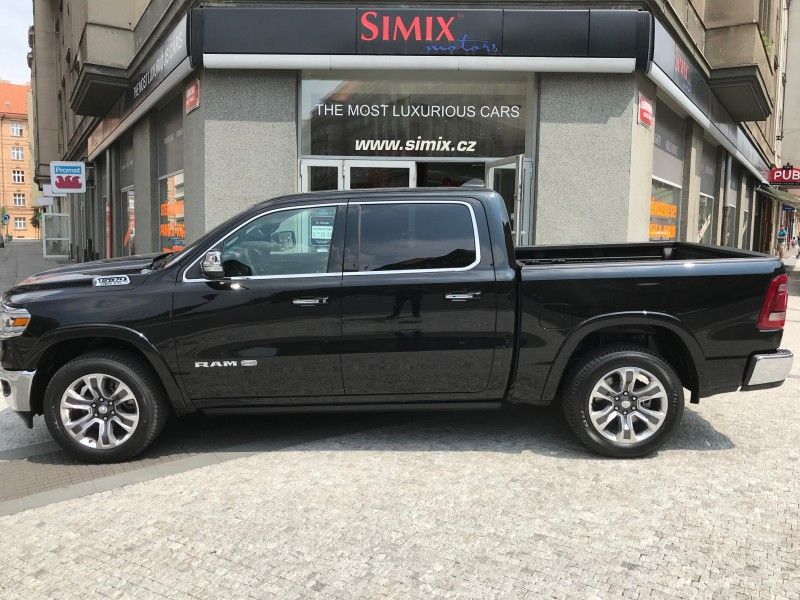 DODGE RAM 1500 model 2019