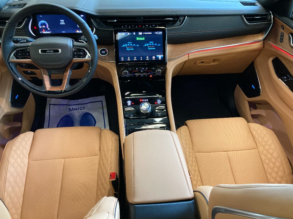 2021 Jeep Grand Cherokee L Summit reserve 5,7L Hemi AWD